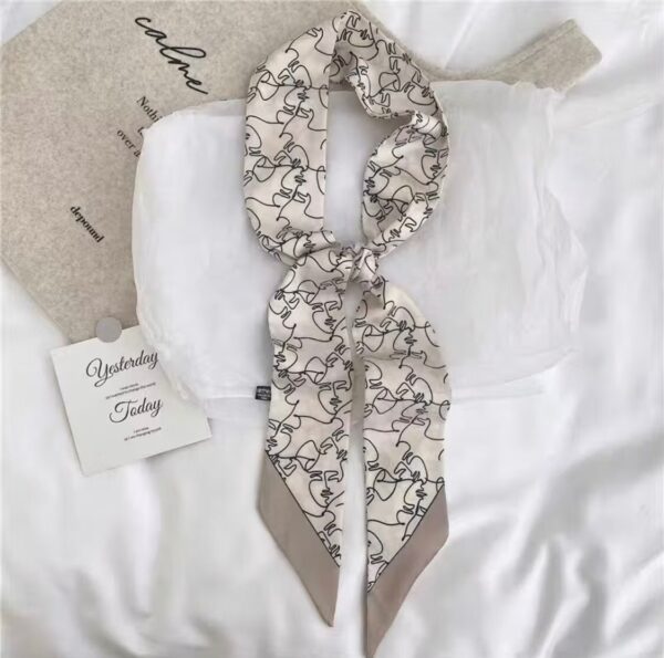 Krem Artistik Scarf